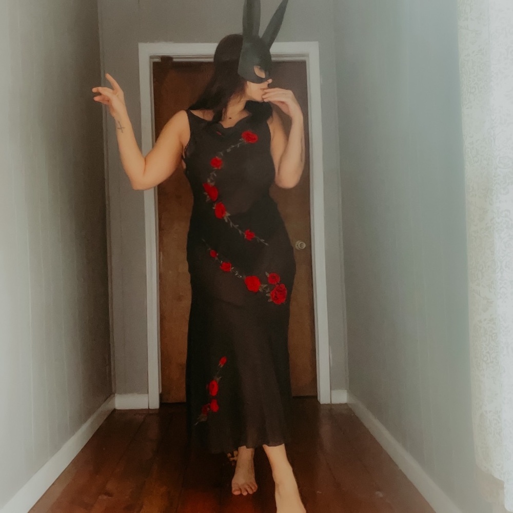 Victoria's Secret y2k 100% Black Sheer Silk Red Velvet Roses Flounce Hem Gown S